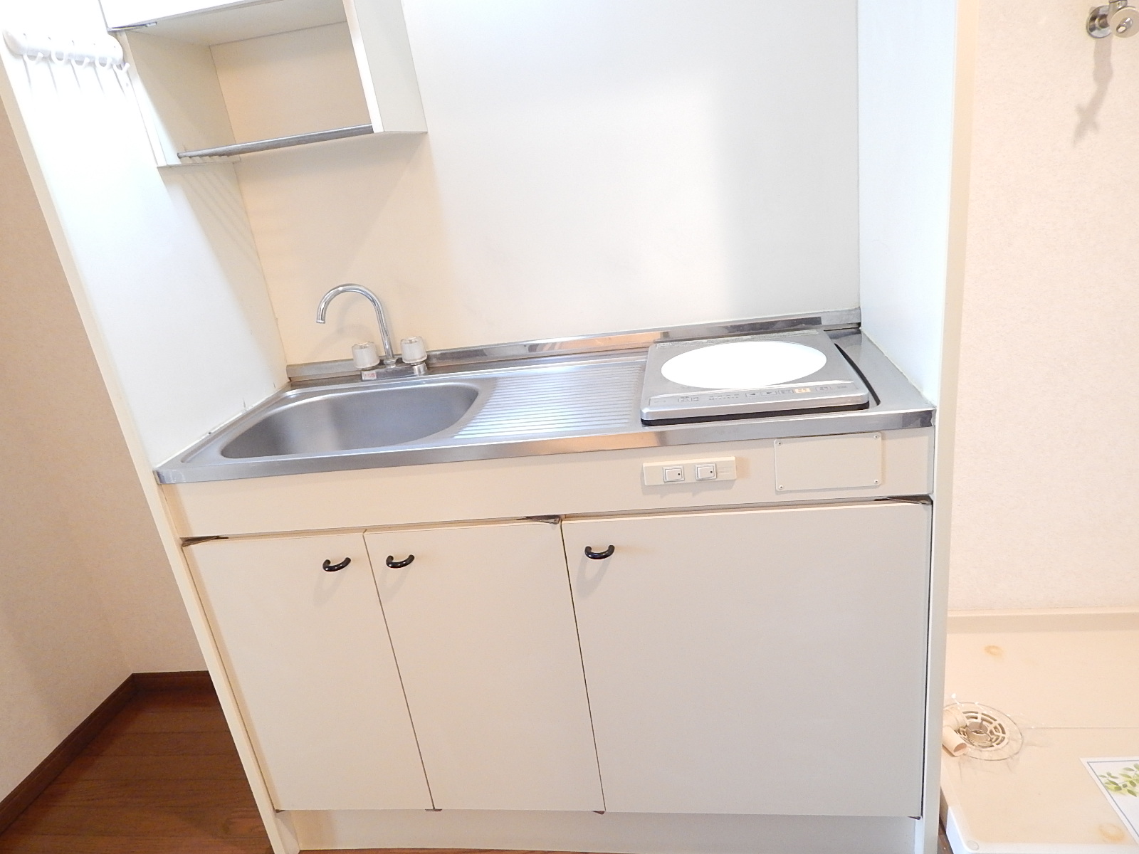 Kitchen. IH with stove (^^)