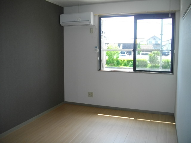 Other room space. Western style room