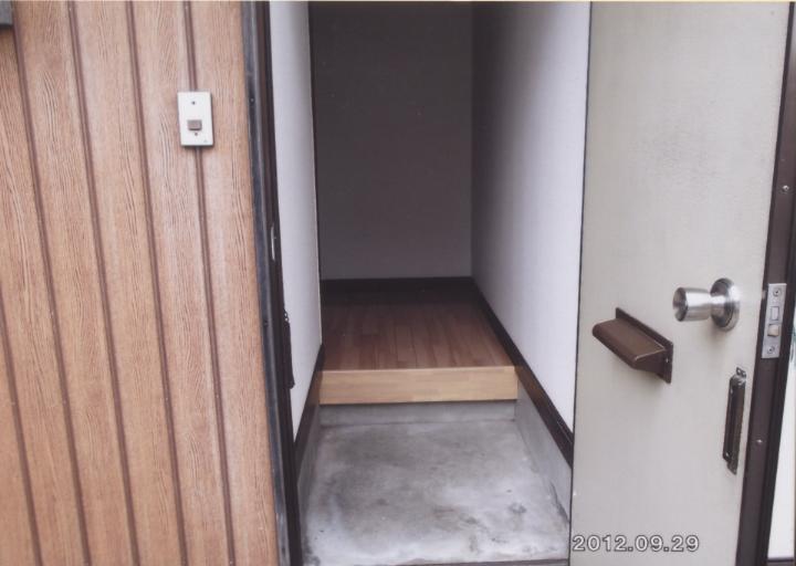 Entrance. Shooting from the outside