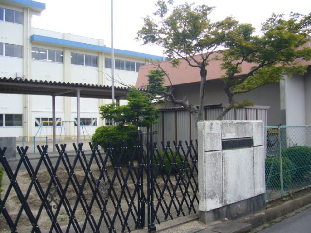 kindergarten ・ Nursery. Ino kindergarten (kindergarten ・ 1100m to the nursery)