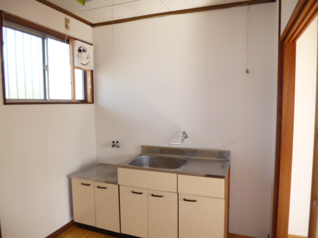 Living and room. Gas stove is installed Allowed ☆