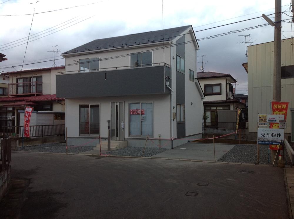 Local appearance photo. Local (11 May 2013) Shooting