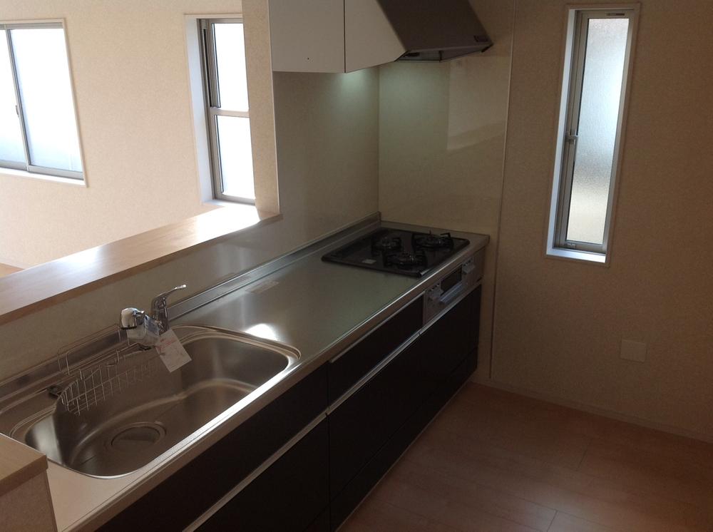 Kitchen. Indoor (11 May 2013) Shooting