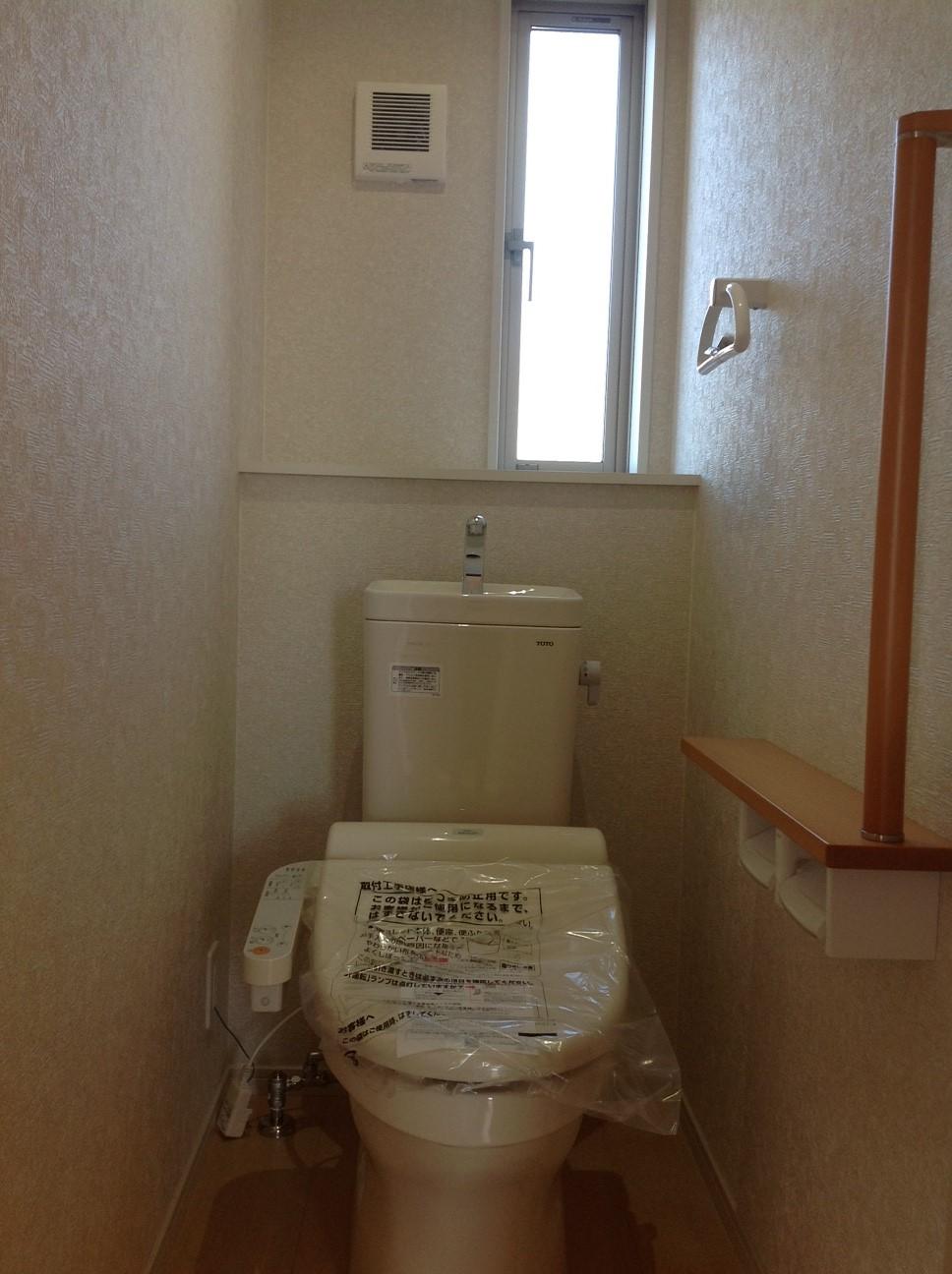 Toilet. Indoor (11 May 2013) Shooting