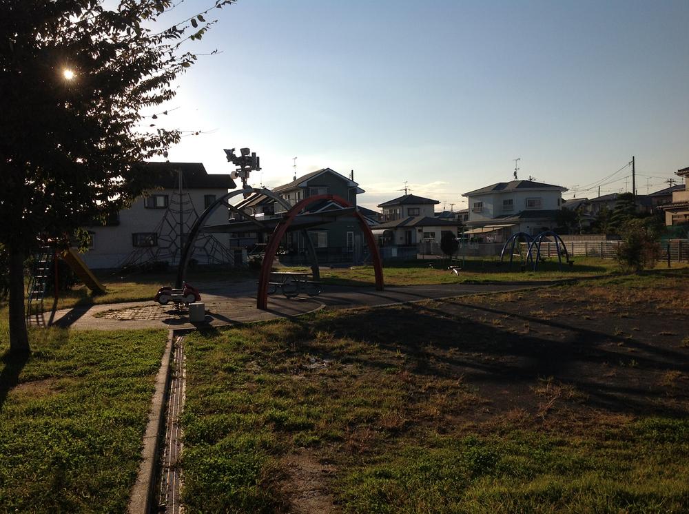 Other. Walk 1 minute you park close to