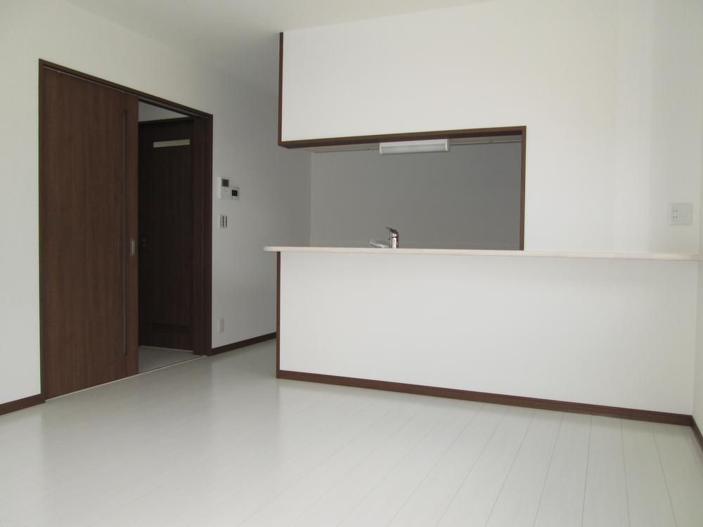 Same specifications photos (living). Same specification example