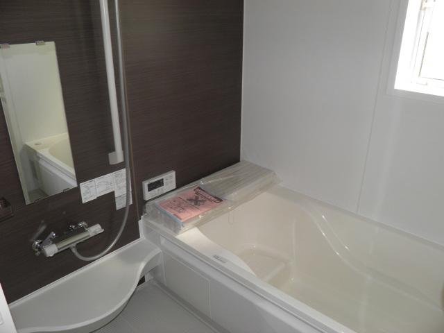 Bathroom. 1 Building