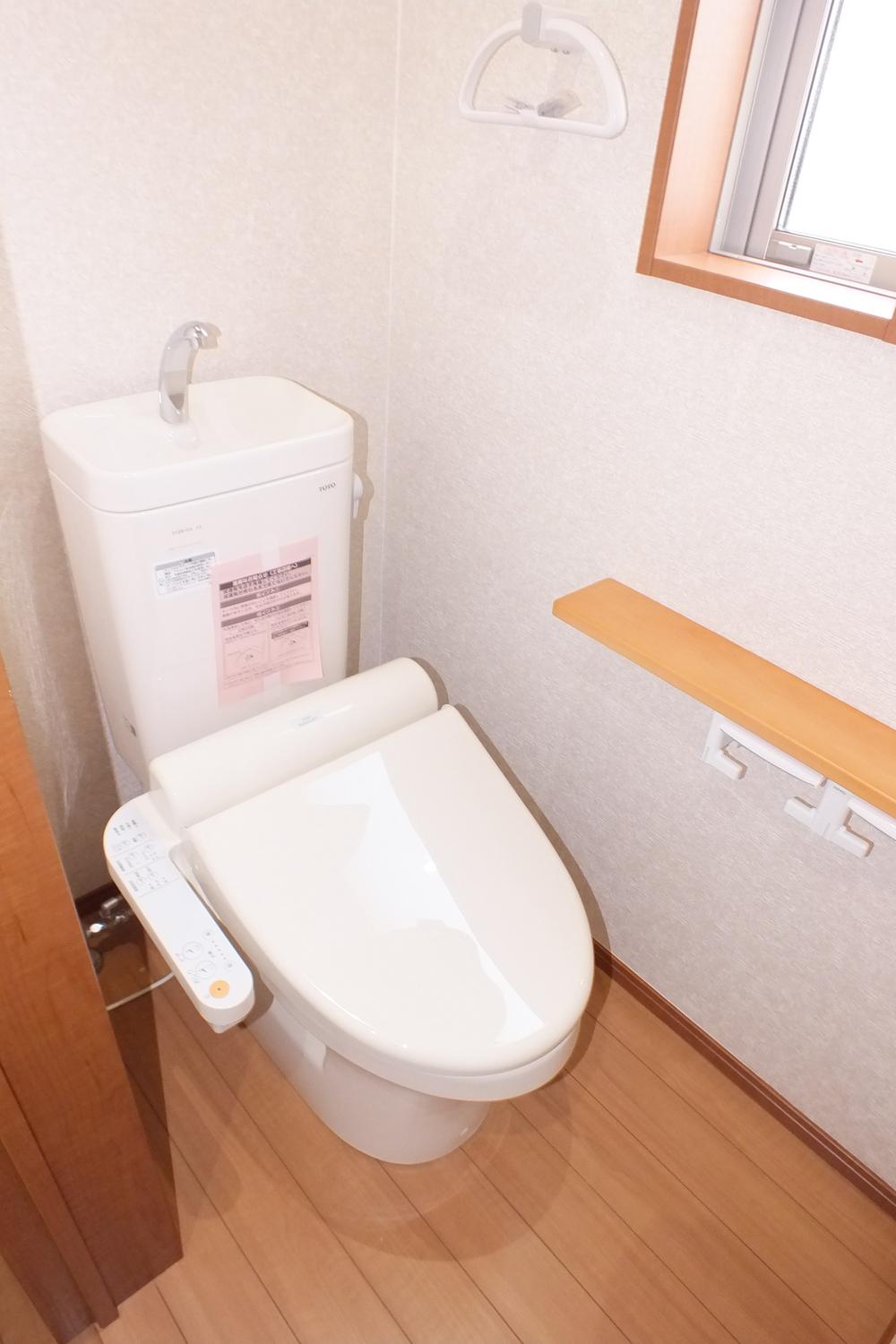 Toilet. Indoor (11 May 2013) Shooting