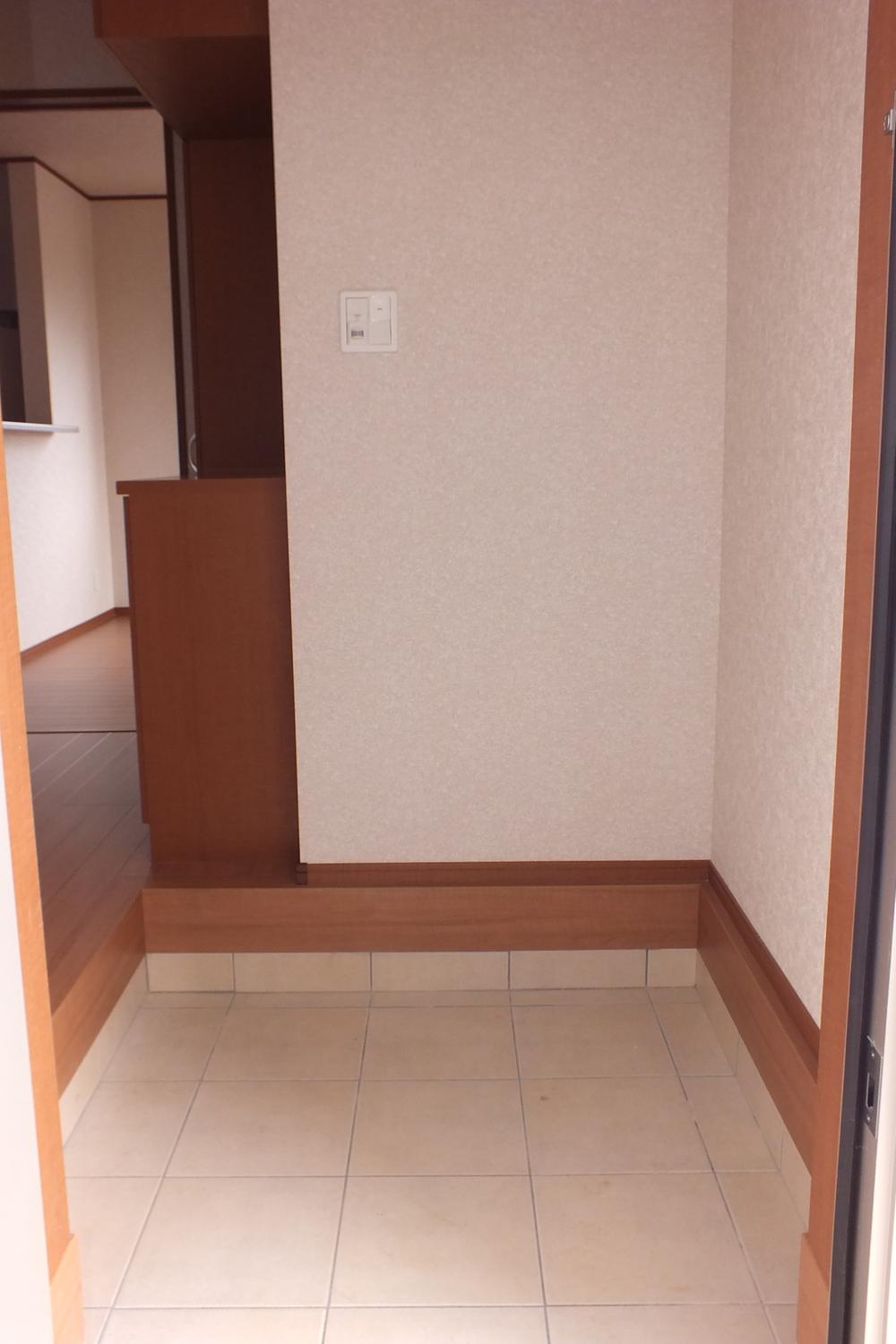 Entrance. Indoor (11 May 2013) Shooting