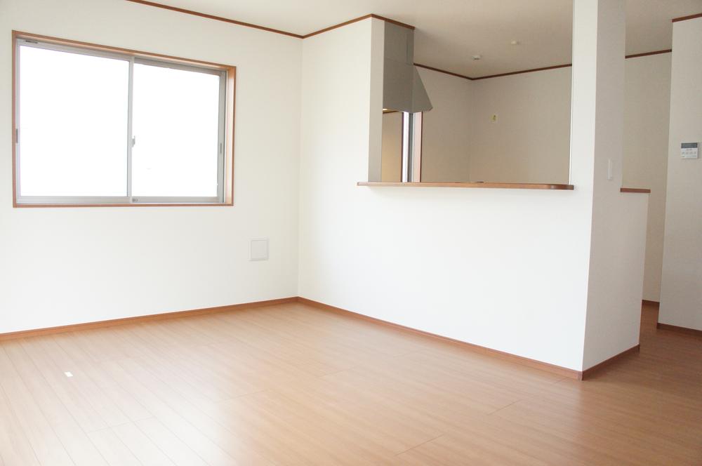 Same specifications photos (living)