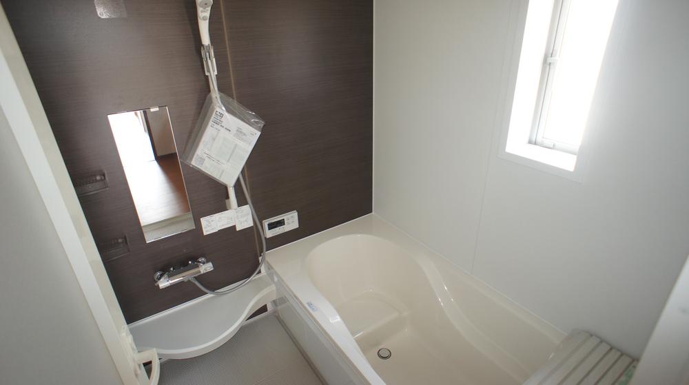 Same specifications photo (bathroom)