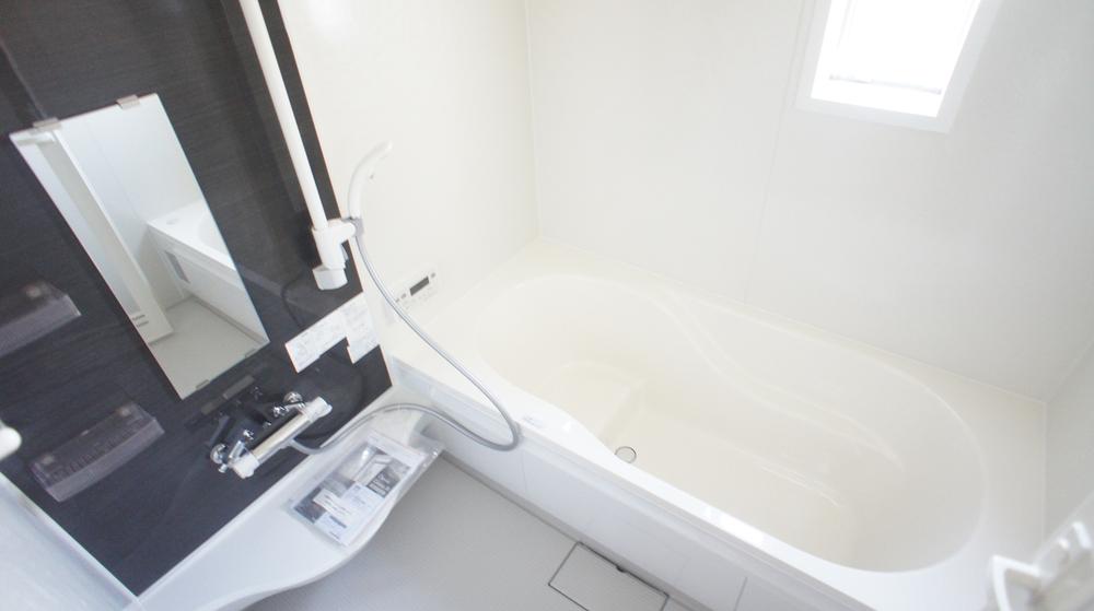 Same specifications photo (bathroom)