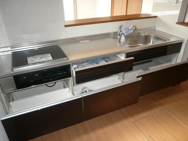 Kitchen. ● same specifications ●