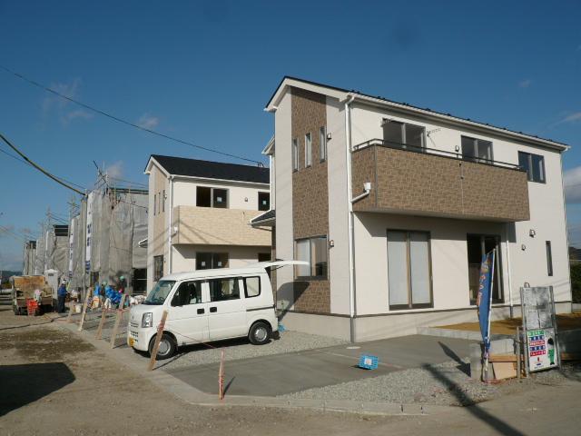 Local appearance photo. Local (11 May 2013) Shooting