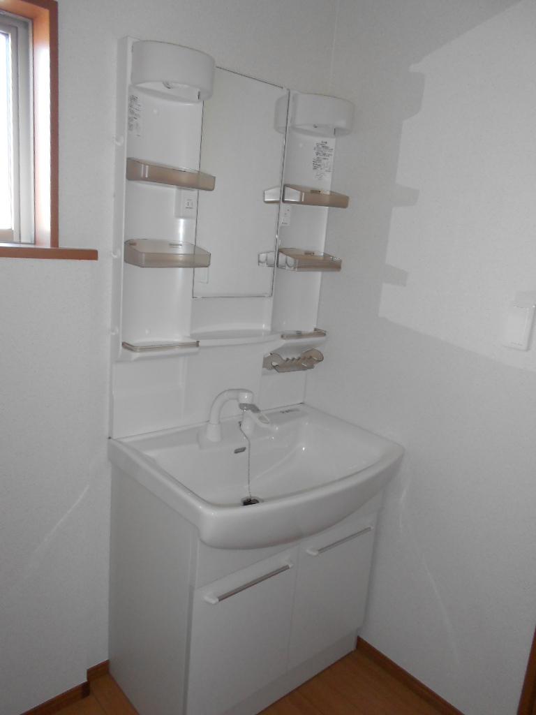 Wash basin, toilet. Same specifications