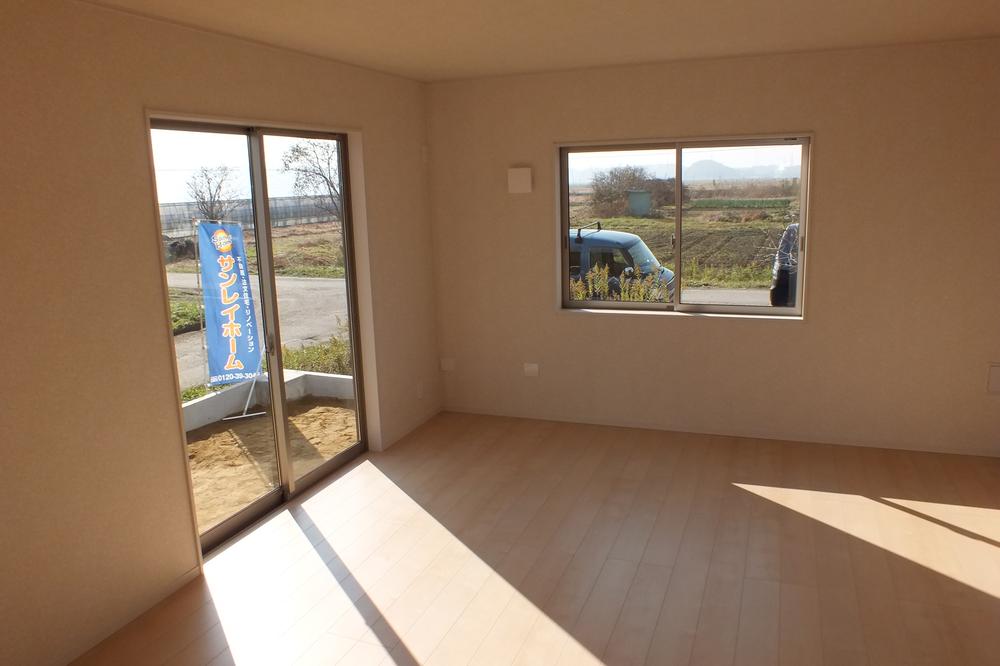 Living. Local (11 May 2013) Shooting