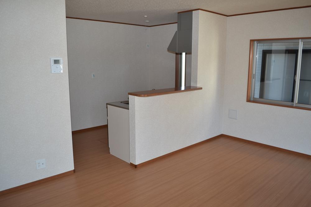 Same specifications photos (living). Same specifications living