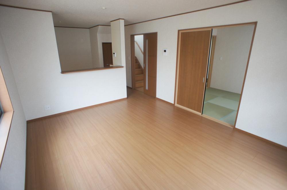 Same specifications photos (living)