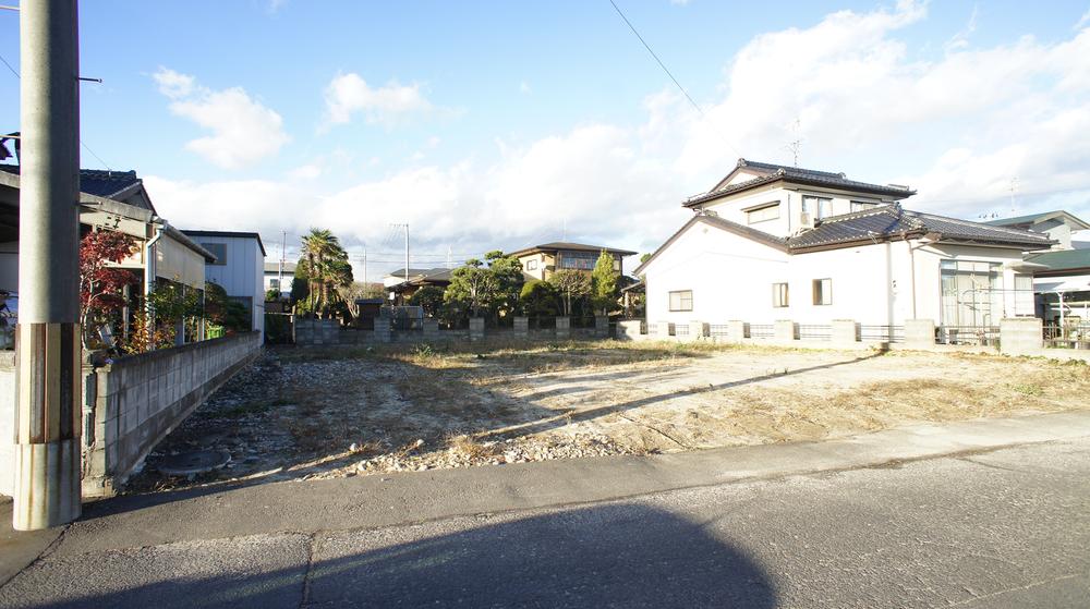 Local photos, including front road