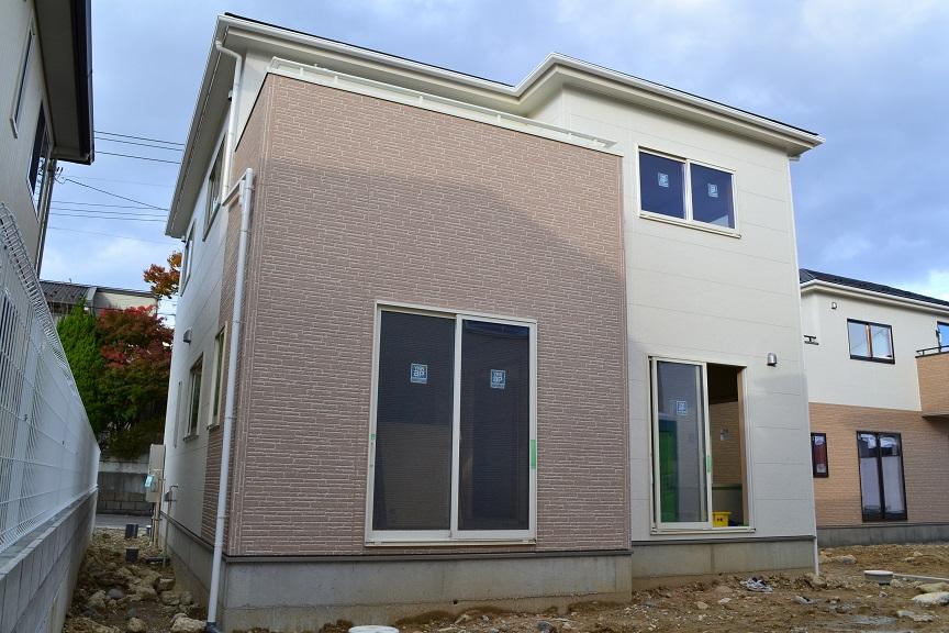 Same specifications photos (appearance). (3 Building) Color scheme is different