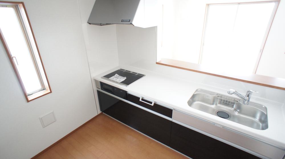 Same specifications photo (kitchen)