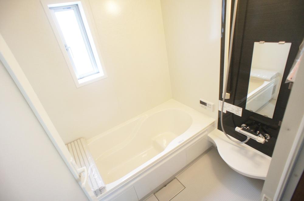 Same specifications photo (bathroom)