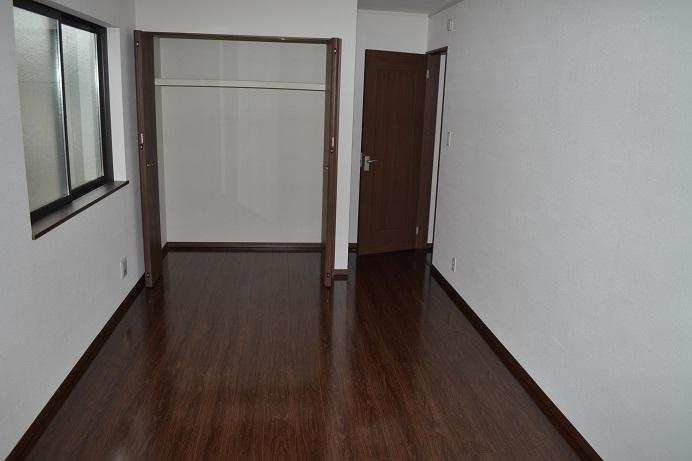 Non-living room. Same specifications Second floor room