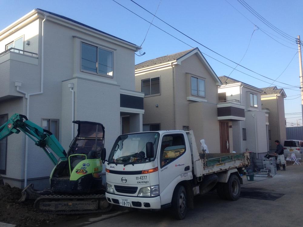 Local appearance photo. Local (11 May 2013) Shooting