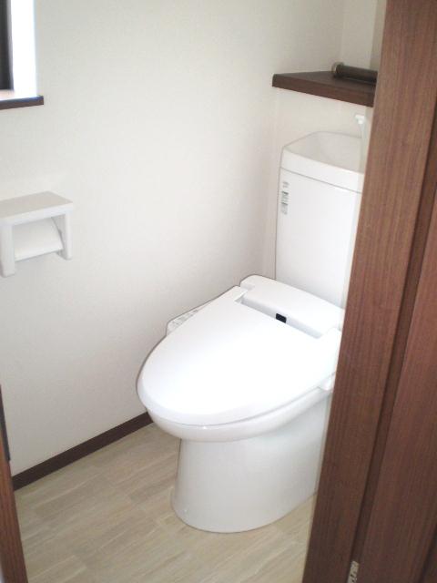 Toilet. ● same specifications ●