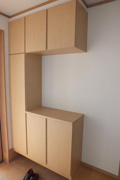 Entrance. ● same specifications ●