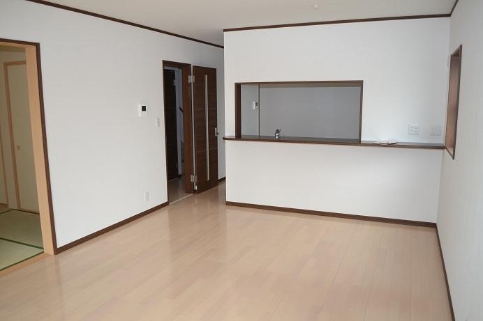 Same specifications photos (living). (1 Building) same specification Face-to-face kitchen