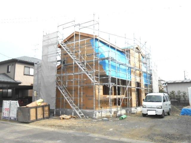 Local photos, including front road. Local (November 14, 2013) Shooting