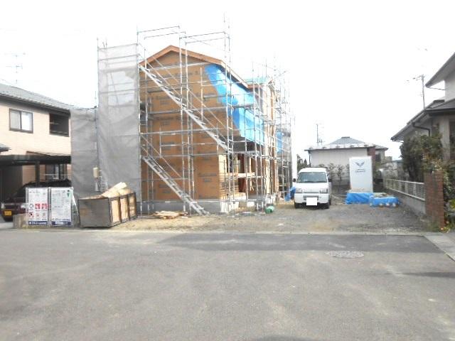 Local photos, including front road. Local (November 14, 2013) Shooting