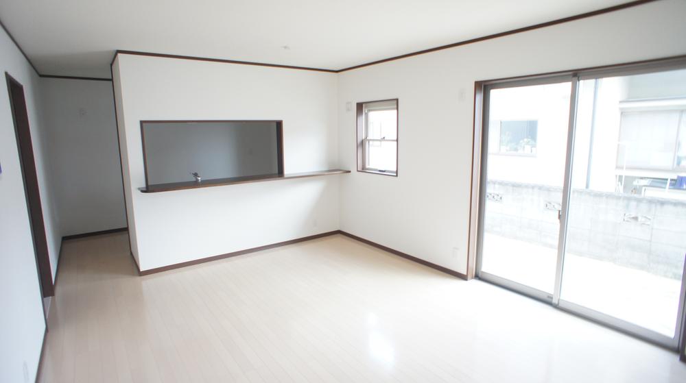 Same specifications photos (living)