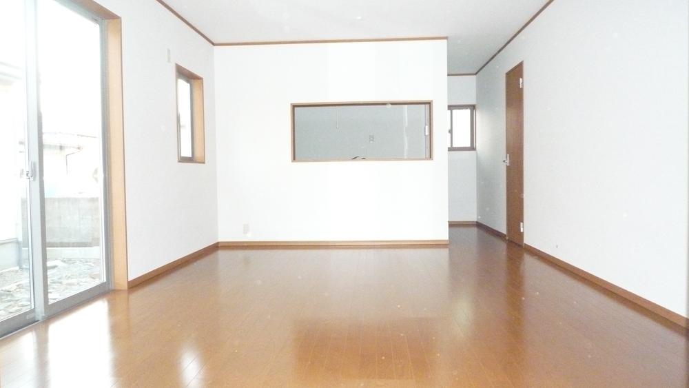 Same specifications photos (living). Same specifications