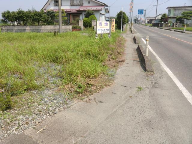 Local photos, including front road. Local (August 2013) Shooting