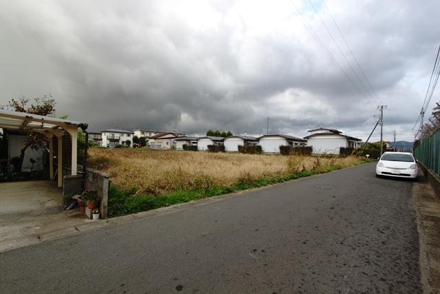 Local photos, including front road. Information map