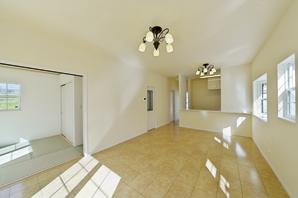 Venice Series / LDK 18 tatami room. 5-mat Japanese-style room is continuously, More open (2-5-14)