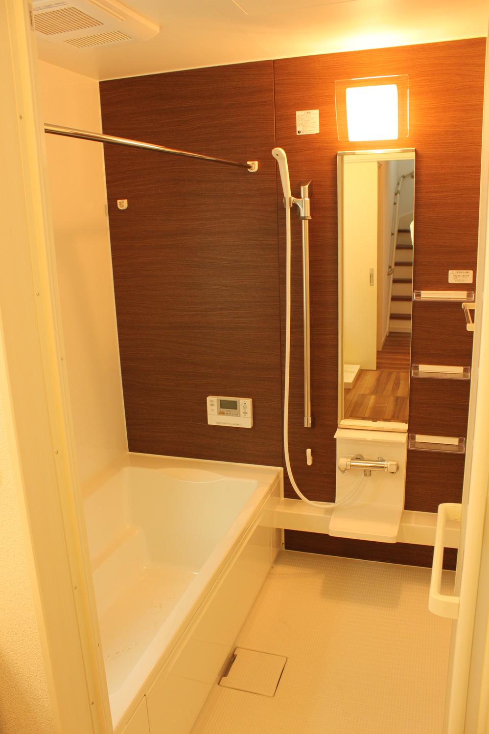 Same specifications photo (bathroom)
