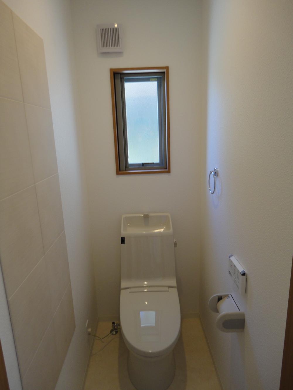 Toilet. 2F (11 May 2013) Shooting