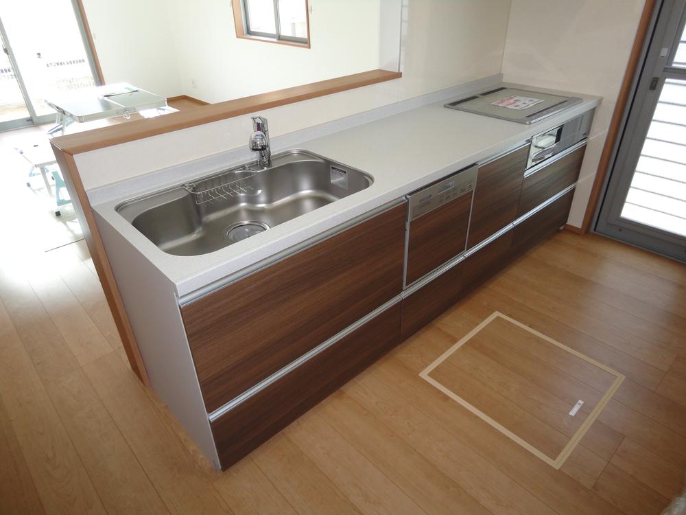 Kitchen. Indoor (11 May 2013) Shooting