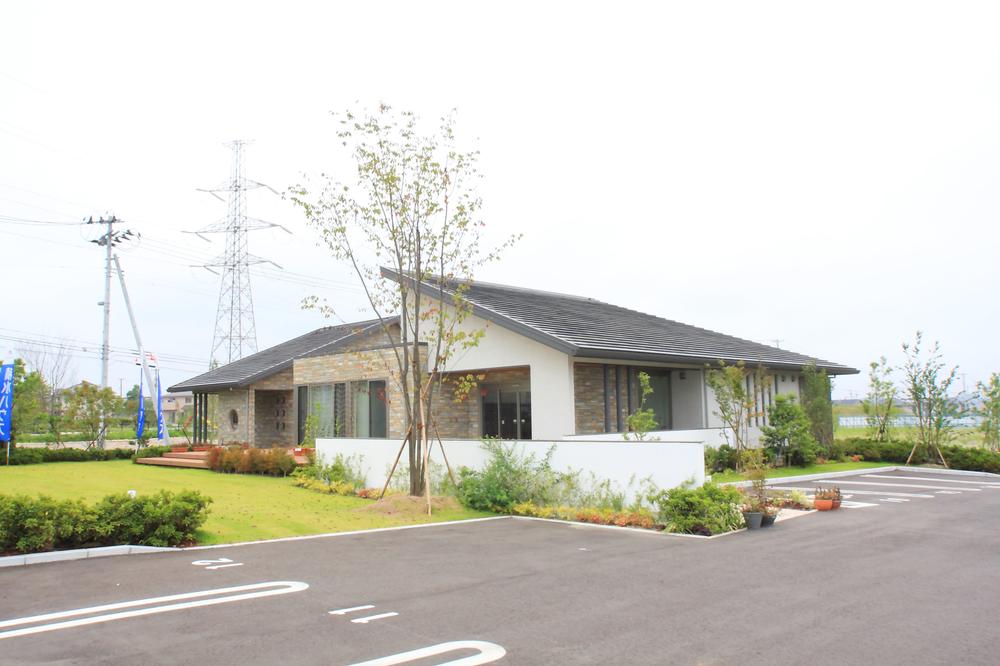 Please stop to here when traveling by car.