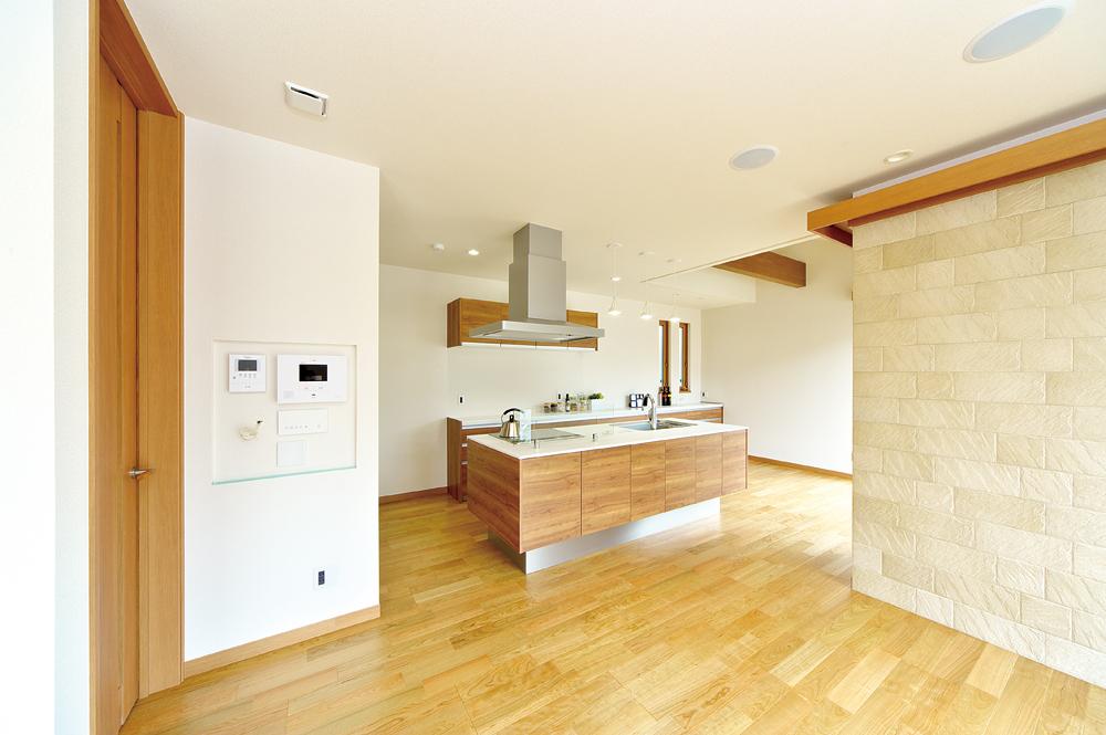 Kitchen. Room (May 2013) Shooting