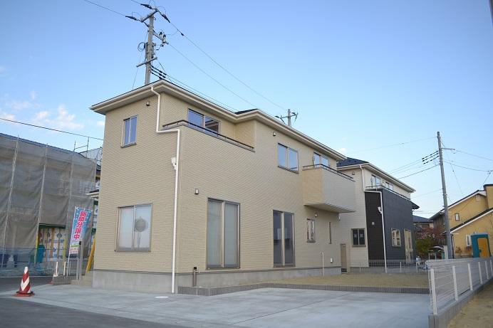 Local appearance photo. 4 Building 2013 October shooting
