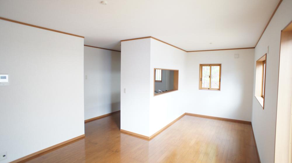 Living. The House manufacturer specification example