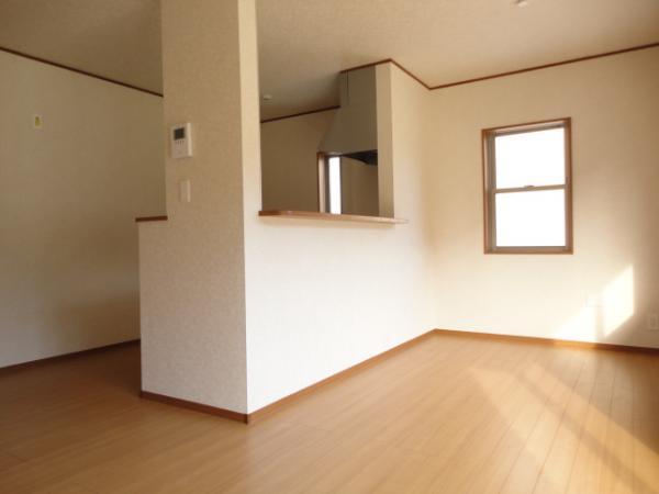 Same specifications photos (living)