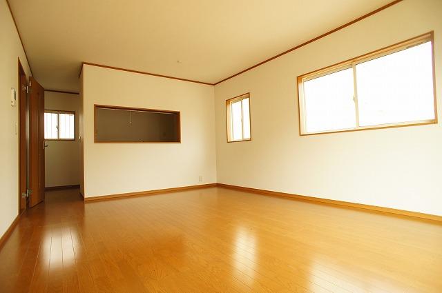 Living. The House manufacturer specification example