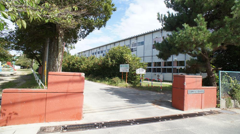Junior high school. Shichigahama 2180m until junior high school