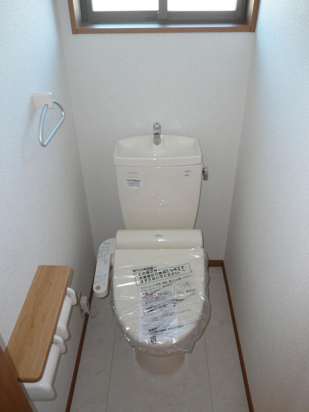 Toilet. ● same specifications ●