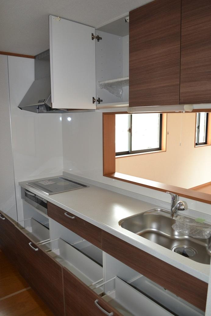 Same specifications photo (kitchen). Same specifications Door is a high-pressure melanin panel, Countertops artificial marble, Gas appliance cleaning a breeze in the enamel top finish (^ 0 ^) / Water purifier integrated hand shower faucet